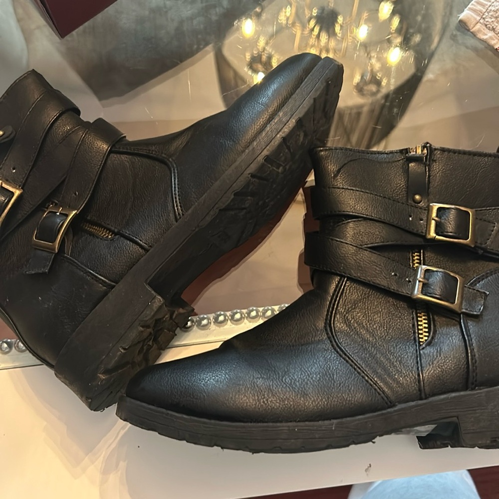 Black booties w/buckle